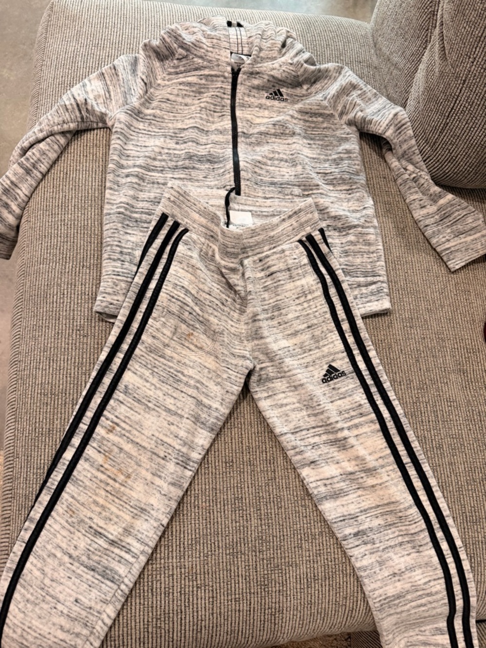 adidas Kids Heather Gray Full-Zip Velour Hooded Sweatshirt 7/8 pants size 6